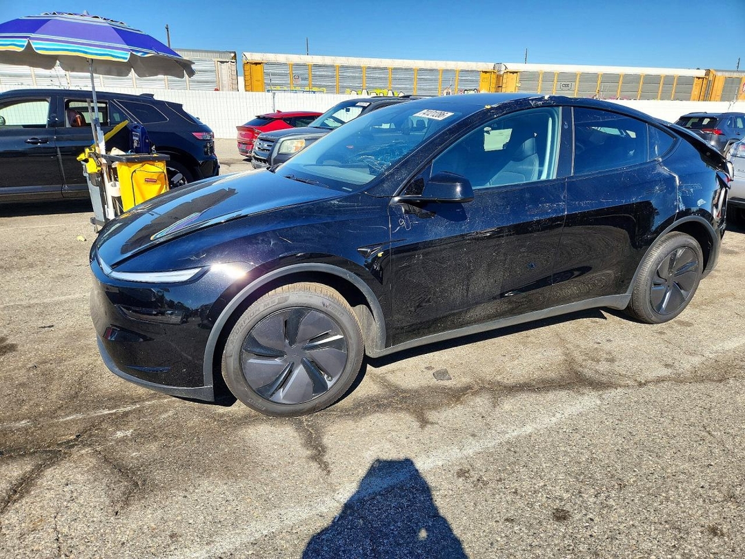 منظر 2026 TESLA MODEL Y، زاوية 1